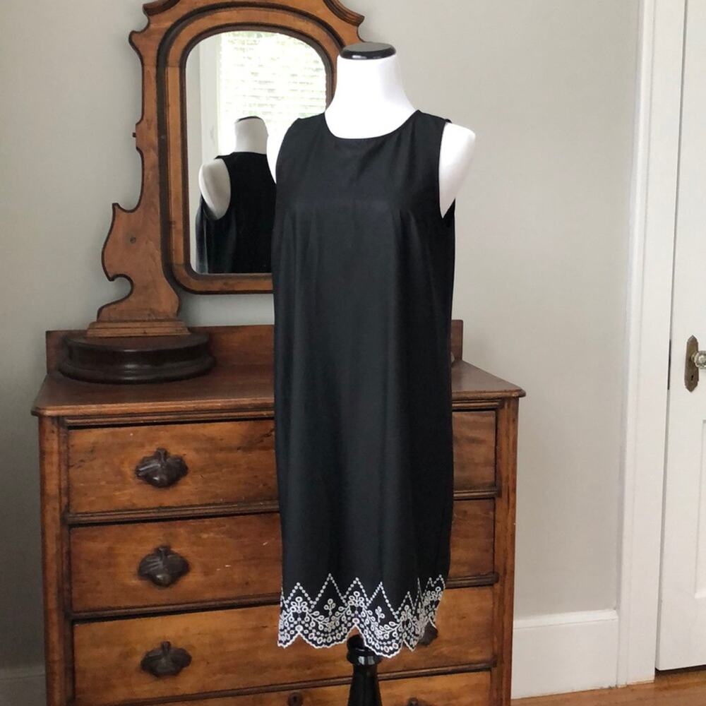 NWT LOFT Black Embroidered Shift, Size 4